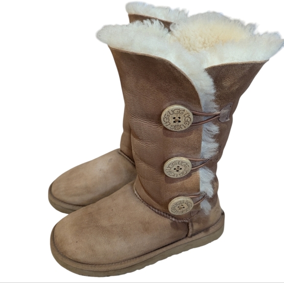 UGG Australia Bailey Button Triplet II Tall Boots 6 Chestnut Super Soft - Picture 2 of 10